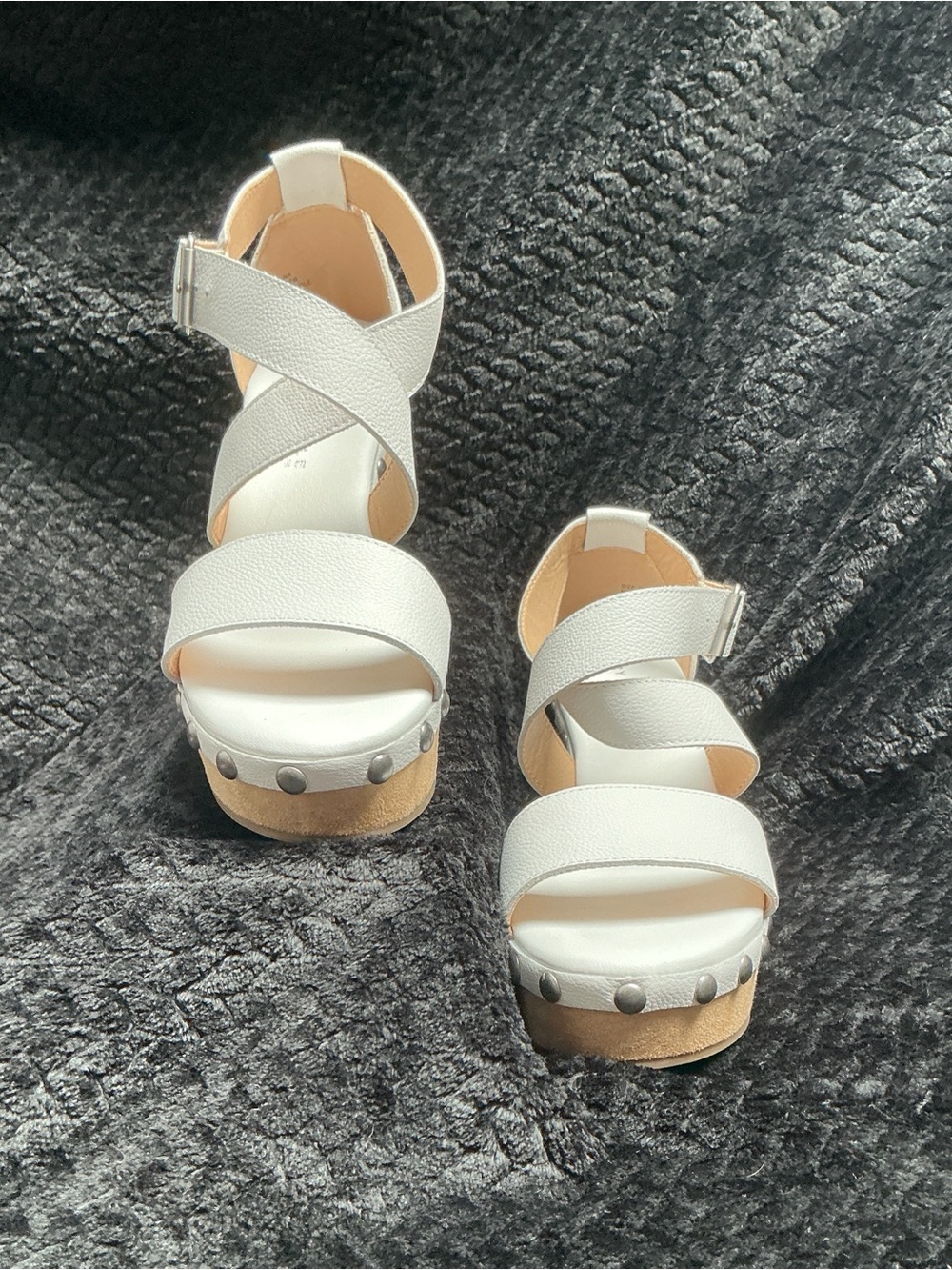 Very Volatile White Crisscross Platform Sandals with Stud Accents